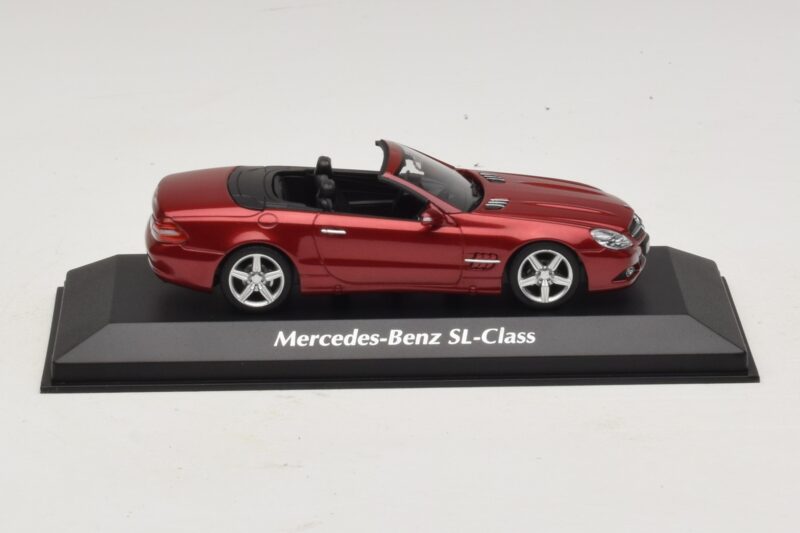 Mercedes SL R230 Raudona Metalik Maxichamps 1:43 940037530 Metalas