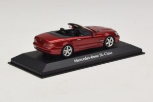 Mercedes SL R230 Raudona Metalik Maxichamps 1:43 940037530 Metalas - nuotrauka 2 iš 5