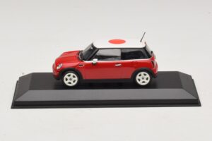 Mini Cooper One R50 Raudonas Su Japonijos Vėliava Minichamps 1:43 MINI034 Metalas