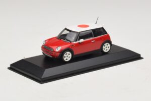 Mini Cooper One R50 Raudonas Su Japonijos Vėliava Minichamps 1:43 MINI034 Metalas - nuotrauka 2 iš 5