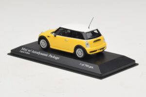 Mini Cooper One R50 su Aero Paketu Geltonas Minichamps 1:43 431138274 Metalas - nuotrauka 3 iš 4