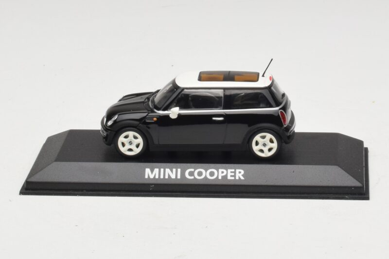 Mini Cooper S R53 Juodas Su Panoraminiu Stogu Minichamps 1:43 MINI022 Metalas