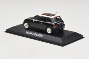Mini Cooper S R53 Juodas Su Panoraminiu Stogu Minichamps 1:43 MINI022 Metalas - nuotrauka 3 iš 4