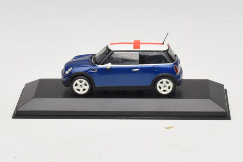 Mini Cooper S R53 Mėlynas Su Anglijos Vėliava Minichamps 1:43 MINI012 Metalas