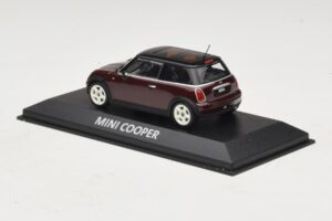 Mini Cooper S R53 Tamsiai Raudonas Su Juodu Stogu Minichamps 1:43 MINI028 Metalas - nuotrauka 3 iš 5