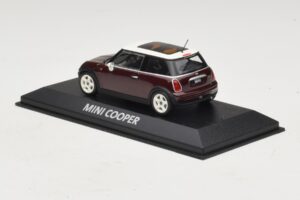 Mini Cooper S R53 Tamsiai Raudonas Su Panoraminiu Stogu Minichamps 1:43 MINI019 Metalas - nuotrauka 3 iš 4