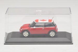 Mini Cooper S R53 Raudonas Su Kanados Vėliava Minichamps 1:43 MINI017 Metalas - nuotrauka 4 iš 5