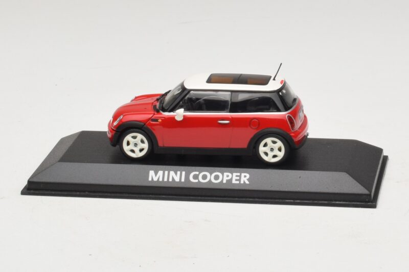 Mini Cooper S R53 Raudonas Su Panoraminiu Stogu Minichamps 1:43 MINI024 Metalas