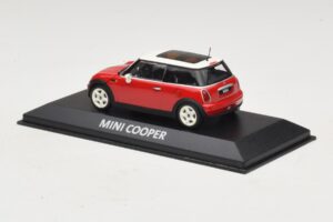 Mini Cooper S R53 Raudonas Su Panoraminiu Stogu Minichamps 1:43 MINI024 Metalas - nuotrauka 3 iš 5