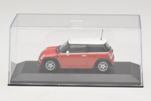 Mini Cooper S R53 Raudonas Su Baltu Stogu Minichamps 1:43 MINI025 Metalas - nuotrauka 4 iš 5