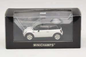 Mini Cooper S R53 Baltas Su Juodu Stogu Minichamps 1:43 MINI027 Metalas - nuotrauka 4 iš 4