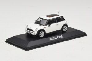 Mini Cooper S R53 Baltas Su Panoraminiu Stogu Minichamps 1:43 MINI020 Metalas - nuotrauka 2 iš 5