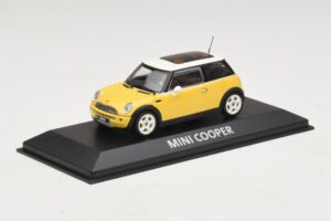 Mini Cooper S R53 Geltonas Su Geltonu Panoraminiu Stogu Minichamps 1:43 MINI029 Metalas - nuotrauka 2 iš 4