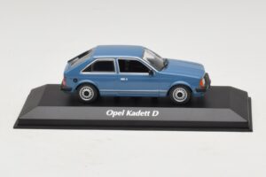 Opel Kadett D Mėlynas Maxichamps 1:43 940044100 Metalas