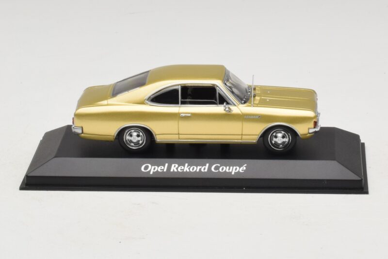 Opel Rekord C Kupė Auksinis Maxichamps 1:43 Opel Rekord C Kupė Auksinis Maxichamps 1:43 940046120 Metalas