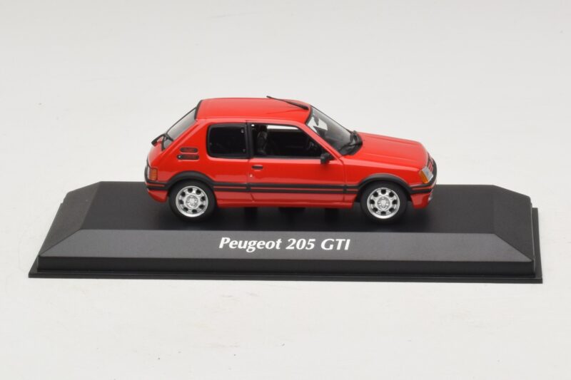 Peugeot 205 GTi Raudonas Maxichamps 1:43 940112300 Metalas