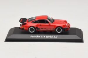 Porsche 911 930 Turbo 3.3 Raudonas Maxichamps 1:43 940069000 Metalas