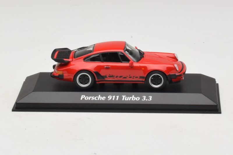 Porsche 911 930 Turbo 3.3 Raudonas Maxichamps 1:43 940069000 Metalas