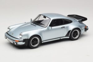 Porsche 911 930 Turbo 3.3 Sidabrinis KK-Scale 1:18 KKDC181444 Metalas
