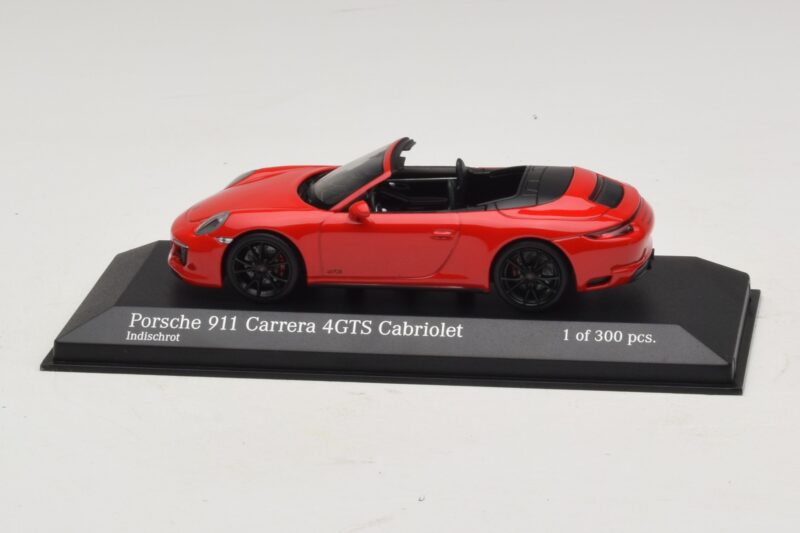 Porsche 911 991.1 Carrera 4 GTS Kabrioletas Raudonas Minichamps 1:43 410067330 Metalas