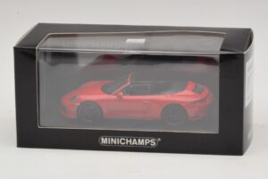 Porsche 911 991.1 Carrera 4 GTS Kabrioletas Raudonas Minichamps 1:43 410067330 Metalas - nuotrauka 5 iš 5