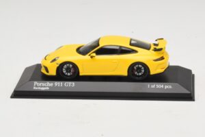 Porsche 911 991.1 GT3 Geltonas Minichamps 1:43 410066020 Metalas