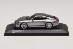 Porsche 911 991.1 R Sidabrinis Minichamps 1:43 Porsche 911 991.1 R Sidabrinis Minichamps 1:43 410066224 Metalas