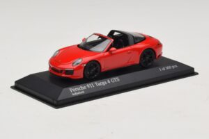 Porsche 911 991.1 Targa 4 GTS Raudonas Minichamps 1:43 410067340 Metalas - nuotrauka 2 iš 5