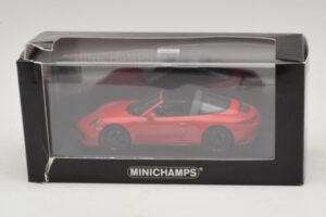 Porsche 911 991.1 Targa 4 GTS Raudonas Minichamps 1:43 410067340 Metalas - nuotrauka 5 iš 5