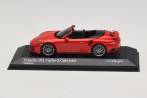 Porsche 911 991.1 Turbo S Kabrioletas Raudonas Minichamps 1:43 410067180 Metalas