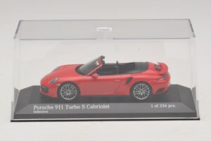 Porsche 911 991.1 Turbo S Kabrioletas Raudonas Minichamps 1:43 410067180 Metalas - nuotrauka 4 iš 5