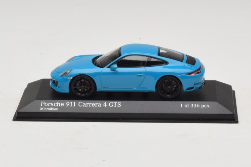 Porsche 911 991.2 Carrera 4 GTS Miami Blue Minichamps 1:43 410067322 Metalas