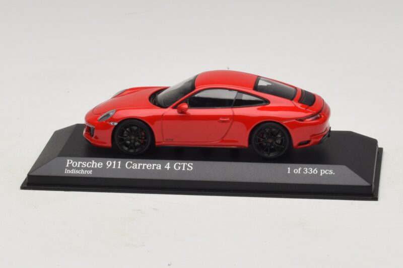 Porsche 911 991.2 Carrera 4 GTS Raudonas Minichamps 1:43 410067320 Metalas