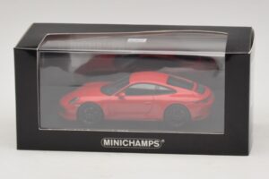 Porsche 911 991.2 Carrera 4 GTS Raudonas Minichamps 1:43 410067320 Metalas - nuotrauka 5 iš 5
