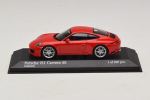 Porsche 911 991.2 Carrera 4S Raudonas Minichamps 1:43 410067240 Metalas
