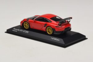 Porsche 911 991.2 GT2 RS Raudonas Minichamps 1:43 410067227 Metalas - nuotrauka 3 iš 5