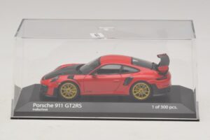 Porsche 911 991.2 GT2 RS Raudonas Minichamps 1:43 410067227 Metalas - nuotrauka 4 iš 5
