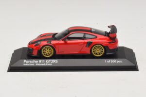 Porsche 911 991.2 GT2 RS Weissach Package Raudonas Minichamps 1:43 Porsche 911 991.2 GT2 RS Weissach Package Raudonas Minichamps 1:43 410067221 Metalas