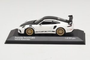 Porsche 911 991.2 GT3 RS Baltas Su Weissach Package Minichamps 1:43 Porsche 911 991.2 GT3 RS Baltas Su Weissach Package Minichamps 1:43 410067022 Metalas