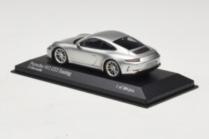 Porsche 911 991.2 GT3 Touring Sidabrinis Minichamps 1:43 410067422 Metalas - nuotrauka 3 iš 5