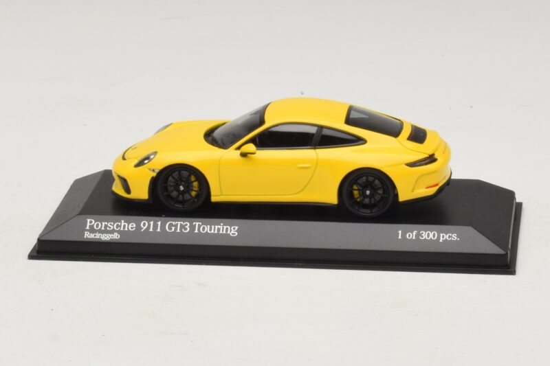 Porsche 911 991.2 GT3 Touring Geltonas Minichamps 1:43 410067421 Metalas