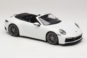 Porsche 911 992 Carrera 4S Kabrioletas Baltas Minichamps 1:18 155067330 Metalas - nuotrauka 4 iš 6