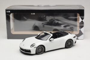 Porsche 911 992 Carrera 4S Kabrioletas Baltas Minichamps 1:18 155067330 Metalas - nuotrauka 6 iš 6