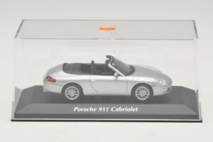 Porsche 911 996 Kabrioletas Sidabrinis Maxichamps 1:43 940061031 Metalas - nuotrauka 4 iš 5
