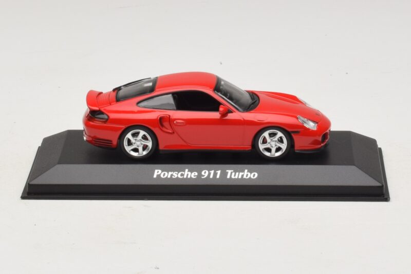 Porsche 911 996 Turbo Raudonas Maxichamps 1:43 940069300 Metalas