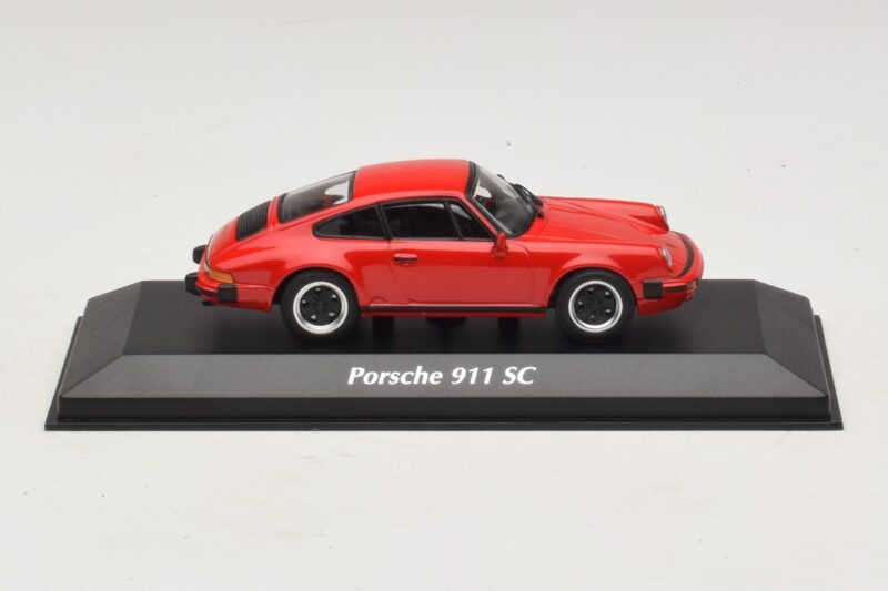 Porsche 911 SC Raudonas Maxichamps 1:43 940062021 Metalas
