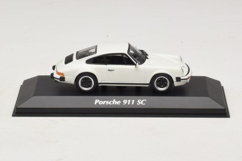 Porsche 911 SC Baltas Maxichamps 1:43 940062020 Metalas