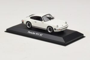 Porsche 911 SC Baltas Maxichamps 1:43 940062020 Metalas - nuotrauka 3 iš 5