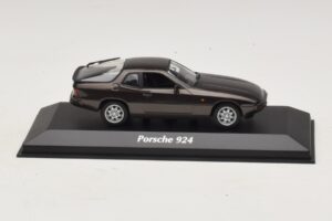 Porsche 924 Ruda Metalik Maxichamps 1:43 940062121 Metalas