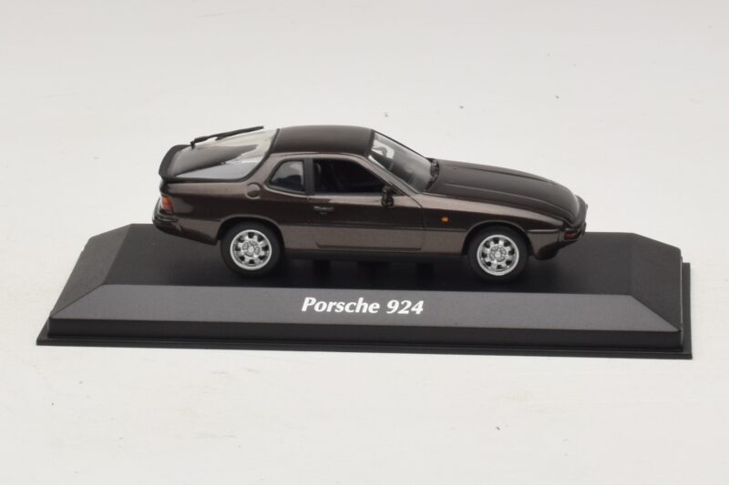 Porsche 924 Ruda Metalik Maxichamps 1:43 940062121 Metalas